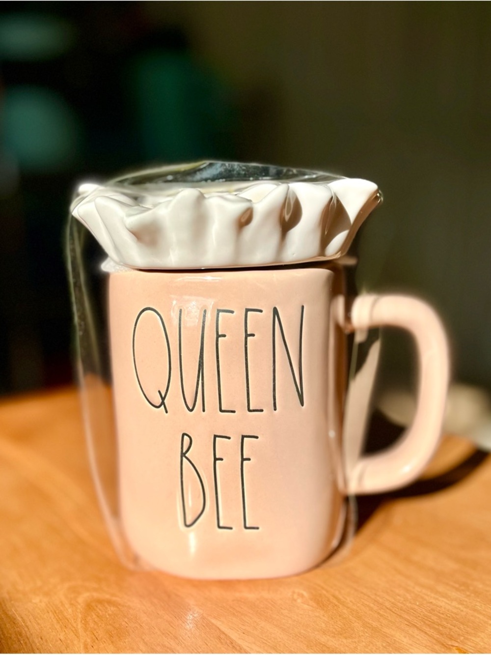 🐝Rae Dunn Queen Bee Light Pink Mug w White Daisy and Bee Lid Topper - NWOT - Picture 5 of 7